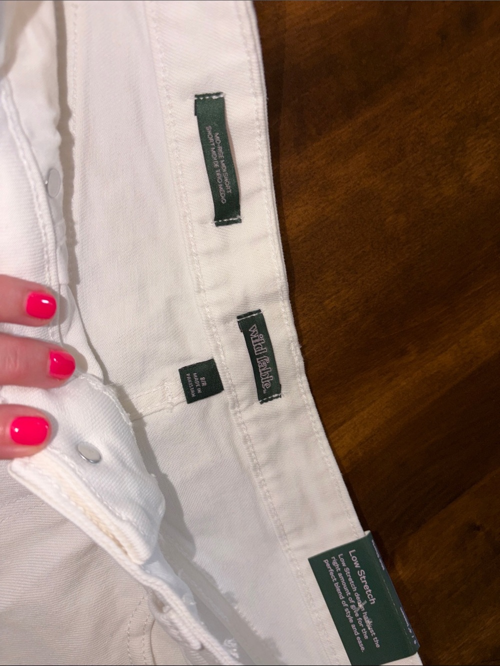 Wild Fable White Women's Low Stretch Denim Mid Rise Shorts NWT Size 8 - Picture 7 of 9